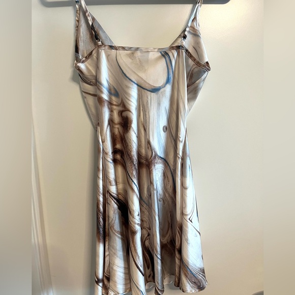 Cute silk dress #cutedress #silk - Picture 2 of 2